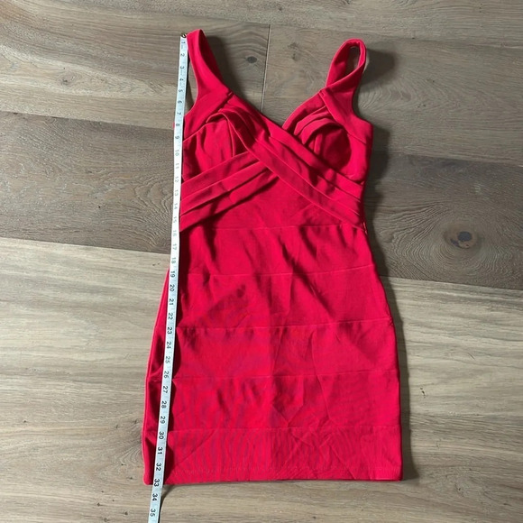 Emerald Sundae Red Banded Bodycon Dress Size Medium - Picture 9 of 9